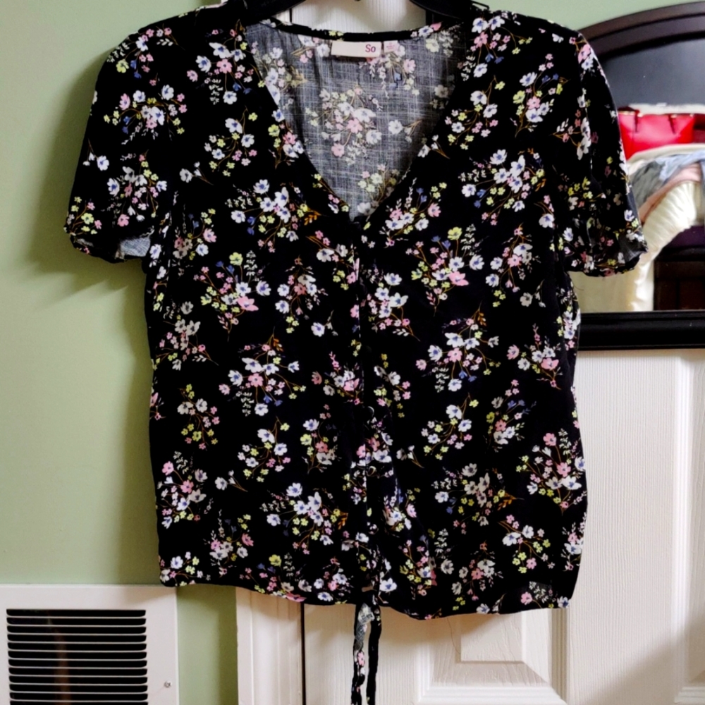 Black Floral SO T-Shirt.
